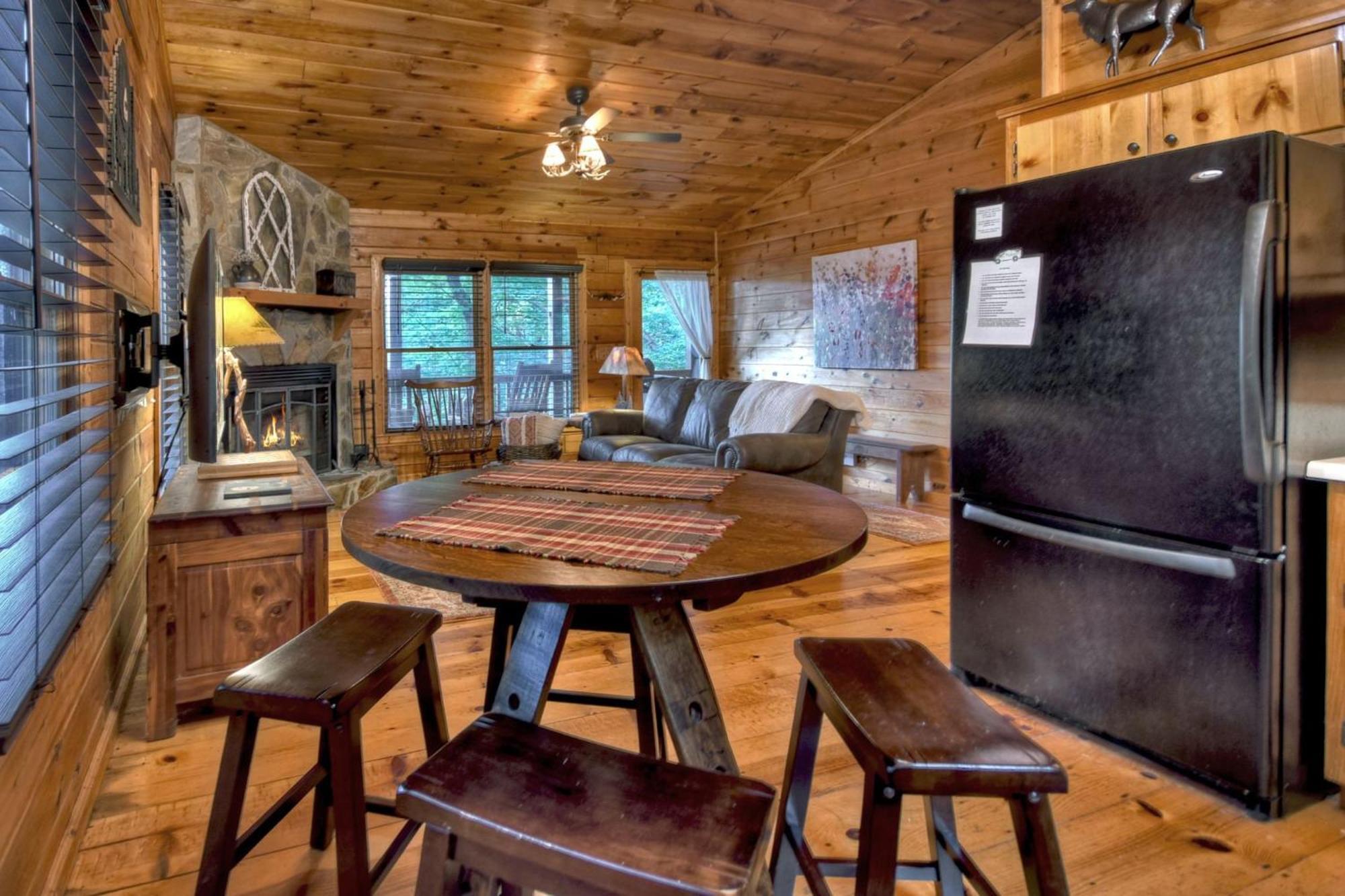 Bearfoot Ridge Wood-Burning Fireplace Cozy Hot Tub Serene Views Эллиджей Экстерьер фото